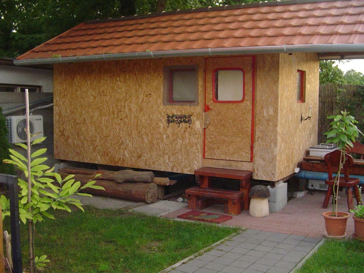 Karavan Štúrovo Eksteriør bilde